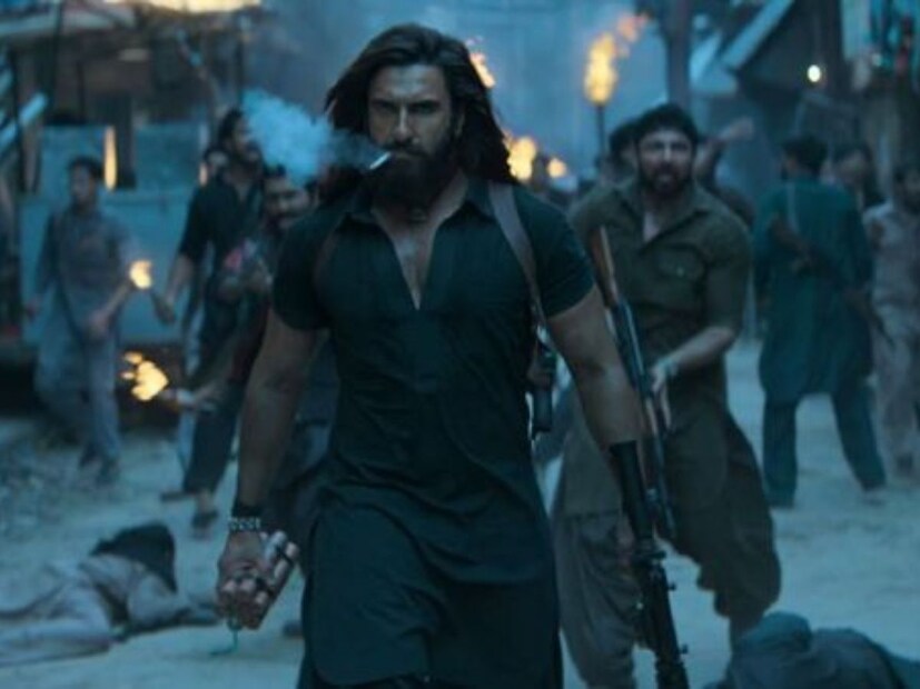  'धुरंधर' ही एक स्पाय थ्रिलर फिल्म आहे. पाकिस्तानमध्ये घडणारं या चित्रपटाचं कथानक आहे.यात रणवीर सिंहने एका भारतीय गुप्तहेराची भूमिका साकारली आहे. जो ल्यारीतील दहशतवादी नेटवर्कमध्ये घुसखोरी करतो. हमजा अली मजारी हे रणवीरने साकारलेल्या पात्राचं नाव आहे.