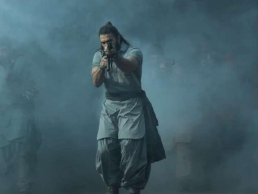  'धुरंधर’ने शनिवारी 31 कोटींची कमाई केली. ही अर्ली एस्टिमेट असून ऑफिशियल आकड्यांमध्ये थोडाफार बदल होऊ शकतो. अशा प्रकारे रणवीर सिंहच्या या चित्रपटाने दोन दिवसांत 58 कोटींचा भारतीय बिझनेस केला आहे. हा चित्रपट ओपनिंग विकेंडमध्येच 90 कोटींचा टप्पा गाठू शकतो.