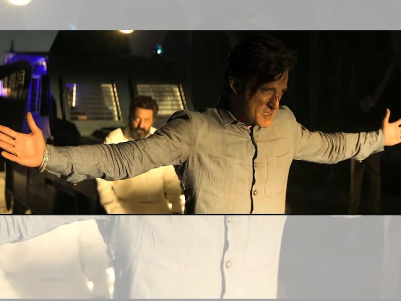 दरम्यान, ‘धुरंधर’ चित्रपटाला भारतासह काही देशांमध्ये चांगला प्रतिसाद मिळत असला तरी मध्य पूर्वेतील अनेक देशांमध्ये या चित्रपटावर बंदी घालण्यात आली आहे. बहरीन, कुवेत, ओमान, कतार, सौदी अरेबिया आणि संयुक्त अरब अमिरात (UAE) या देशांमध्ये या चित्रपटाला प्रदर्शित करण्याची परवानगी देण्यात आलेली नाही. या देशांतील सेन्सॉर मंडळांनी चित्रपट ‘पाकिस्तानविरोधी’ असल्याचा दावा करत तो नाकारला आहे.