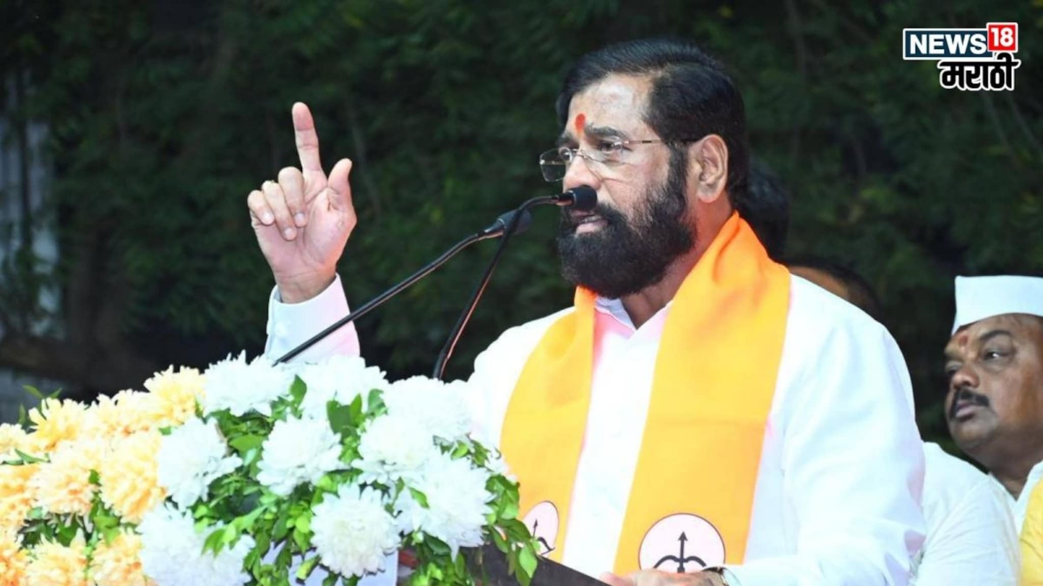 लाडक्या बहिणींना २१०० रुपये कधी मिळणार? एकनाथ शिंदे यांचं विधानसभेत आश्वासन लाडक्या बहिणींना २१०० रुपये कधी मिळणार? एकनाथ शिंदे यांचं विधानसभेत आश्वासन