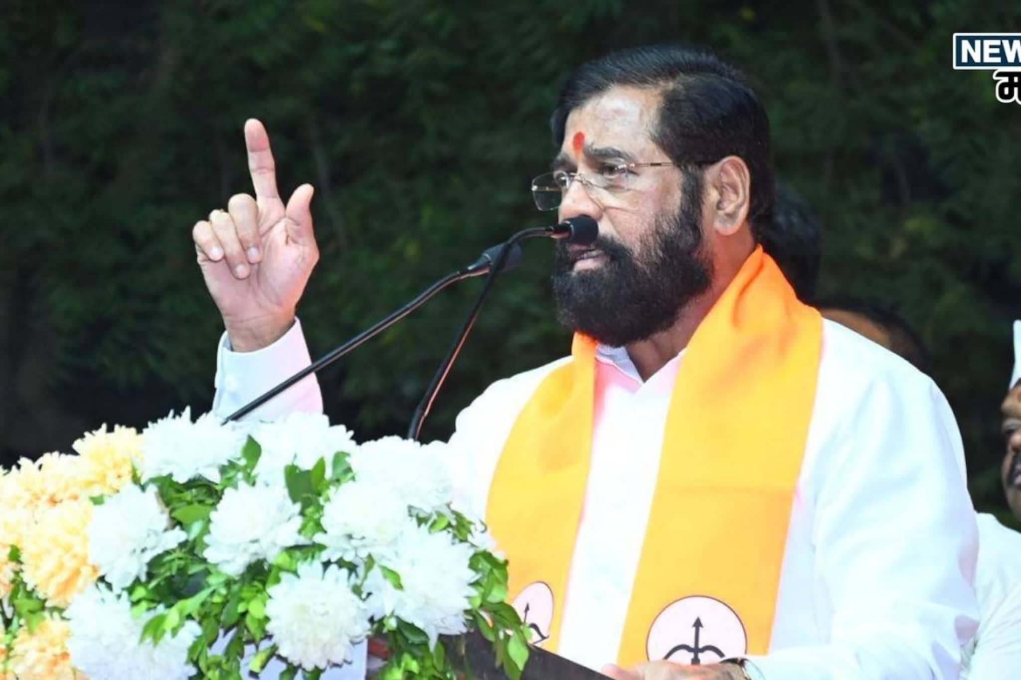 लाडक्या बहिणींना २१०० रुपये कधी मिळणार? एकनाथ शिंदे यांचं विधानसभेत आश्वासन लाडक्या बहिणींना २१०० रुपये कधी मिळणार? एकनाथ शिंदे यांचं विधानसभेत आश्वासन