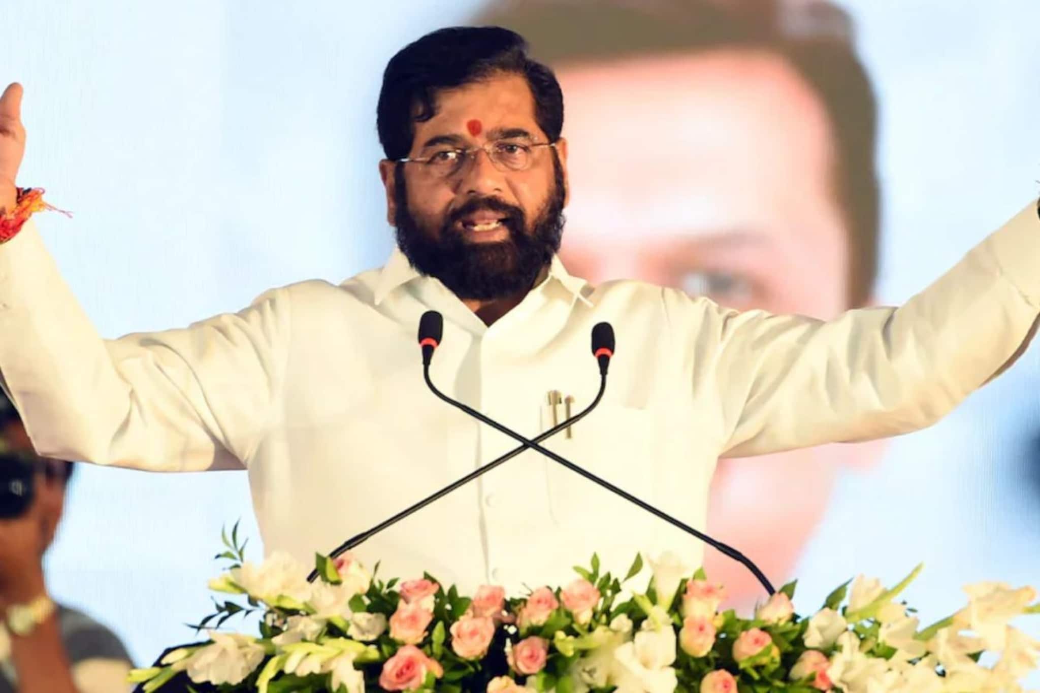 निवडणूक घोषणेच्या तासभर आधी ठाणे आणि मुंबईकरांसाठी एकनाथ शिंदे यांची मोठी घोषणा