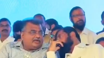 व्यासपीठावर केमिस्ट्री दिसली पण भाषणात सूर जुळेना, शिंदे-चव्हाण एकाच मंचावर, नेमकं घडलं काय?