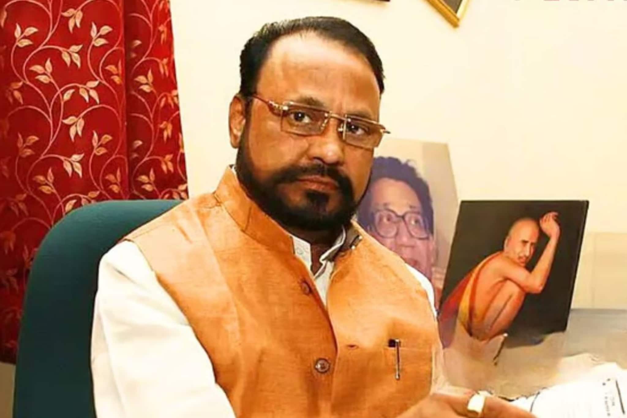 शिंदेसेनेच्या बड्या नेत्याची तब्येत बिघडली,तत्काळ रुग्णालयात दाखल