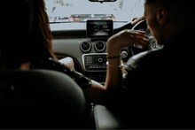 Shocking! Expressway वरून गाडी नेली आणि लीक झाला कपलचा Private Video; कसा काय? हायवेवर प्रवास करताना सावधान!