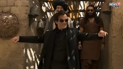 Akshay Khanna's 'FA9LA' from Dhurandhar is a hit; fans puzzled by lyrics