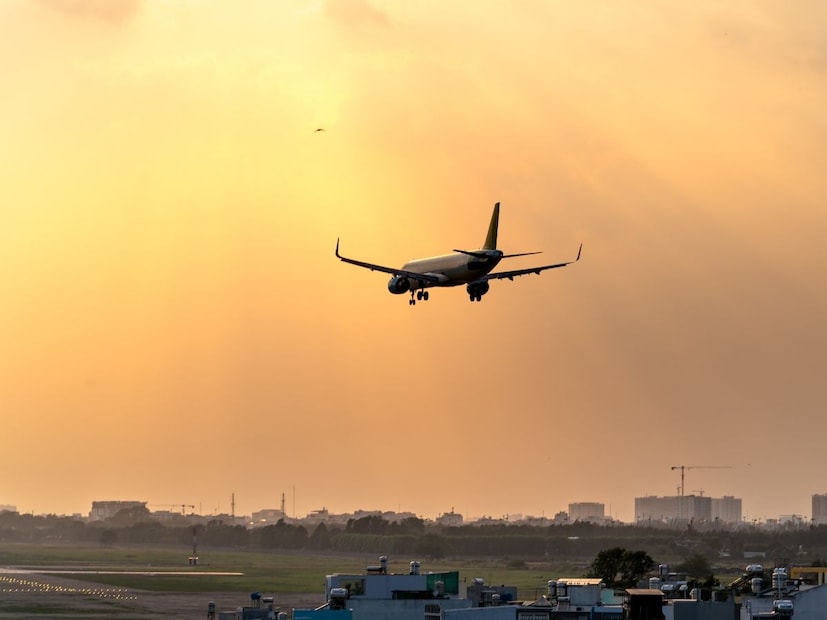 बुकिंग तारीख, प्रवासाची तारीख, सीझनआणि एअरलाइन्स ऑफर्सनुसार दर खूप बदलू शकतात. सुट्टीच्या काळात किंमती जास्त होतात; ऑफ-सीझनमध्ये कधी-कधी कमी मिळू शकतात.