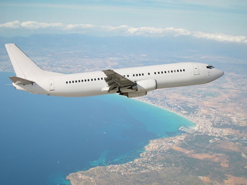 कुवेत एअरवेजसारख्या एअरलाइन्सने एक स्टॉप फ्लाइट्स मिळतात जे 9,400 रुपये इतक्या कमी किमतीत उपलब्ध दिसतात. इंडिगो किंवा गल्फ एअरकडून थेट उड्डाणं साधारण 13,000 ते 15,000 रुपये दरात मिळू शकतात.