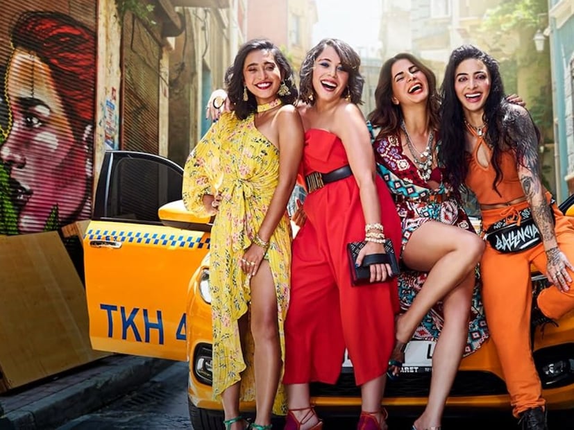  'फोर मोर शॉट्स प्लिज' या सीरिजची घोषणा करत प्राईम व्हिडीओने लिहिलं आहे,"तुम्हाला OG गँगच्या भेटण्यासाठी आमंत्रण देत आहोत. 'फोर मोर शॉट्स प्लिज' प्राइम व्हिडीओवर, फायनल सीझन, 19 डिसेंबर". तुम्हाला येत्या 19 डिसेंबरपासून 'फोर मोर शॉट्स प्लिज'चे सर्व सीझन तुम्हाला प्राईम व्हिडीओवर पाहता येतील.