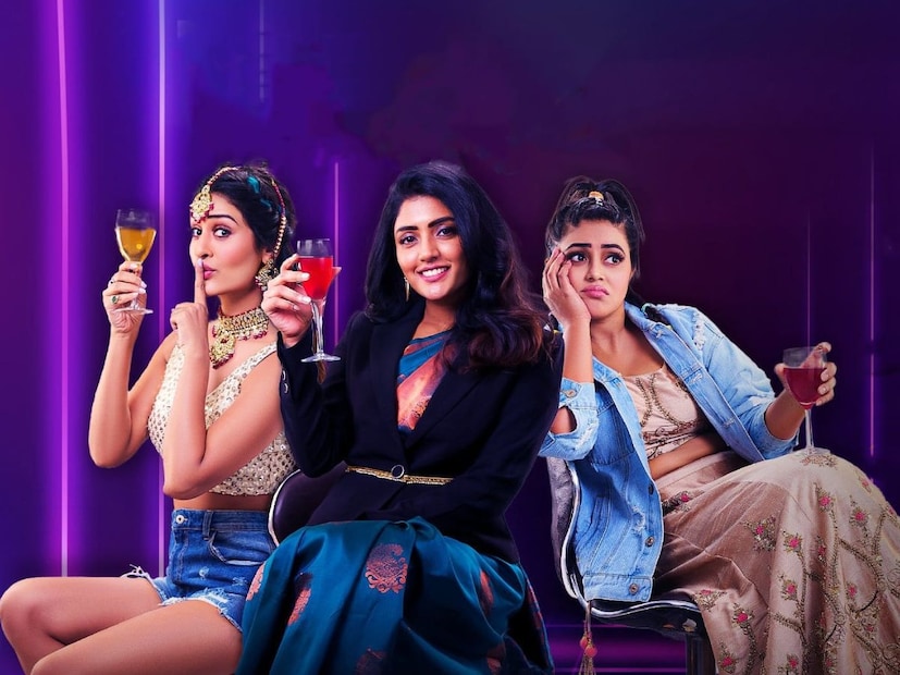  थ्री रोजेस सीझन 2 (3 Roses Season 2) : 'थ्री रोजेस सीझन 2' या सीरिजमध्ये मुंबईतील तीन मैत्रिणींची गोष्ट दाखवण्यात आली आहे. ज्या एक अ&#x200d;ॅड एजन्सी सुरू करतात, पण फ्रान्समधून परतलेल्या एका धोकादायक गँगस्टरच्या चंगळात अडकतात. या सीरिजमध्ये ईशा रेब्बा, राशि सिंह आणि कुशिता कल्लापु हे कलाकार प्रमुख भूमिकेत आहेत. ही सीरिज 12 डिसेंबर, शुक्रवारपासून अहा या ओटीटी प्लॅटफॉर्मवर प्रेक्षकांना पाहता येईल.