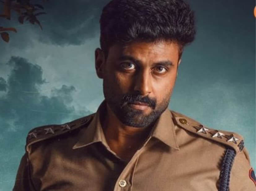  धूलपेट पुलिस स्टेशन (Dhoolpet Police Station) : 'धूलपेट पुलिस स्टेशन' ही एक तमिळ अॅक्शन सीरिज आहे. या सीरिजमध्ये अश्विन कुमार सहाय्यक पोलिस अधिकाऱ्याच्या भूमिकेत आहे. तसेच पदिनी कुमार, प्रती शर्मा, श्रीथु कृष्णन आणि गुरु लक्ष्मणन हे कलाकारही या सीरिजमध्ये महत्त्वाच्या भूमिकेत आहेत. जेश्विनी जय यांनी या सीरिजच्या दिग्दर्शनाची धुरा सांभाळली आहे.