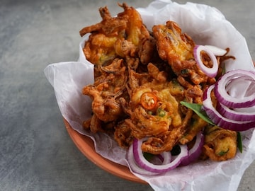 तळलेले पदार्थ मऊ का पडतात? 'या' सोप्या ट्रिक्स वापरून पाहा