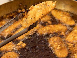 Chef Kitchen Tips : कमीत कमी तेलात भजी कशा तळायच्या? शेफ पंकजने सांगितली ट्रिक