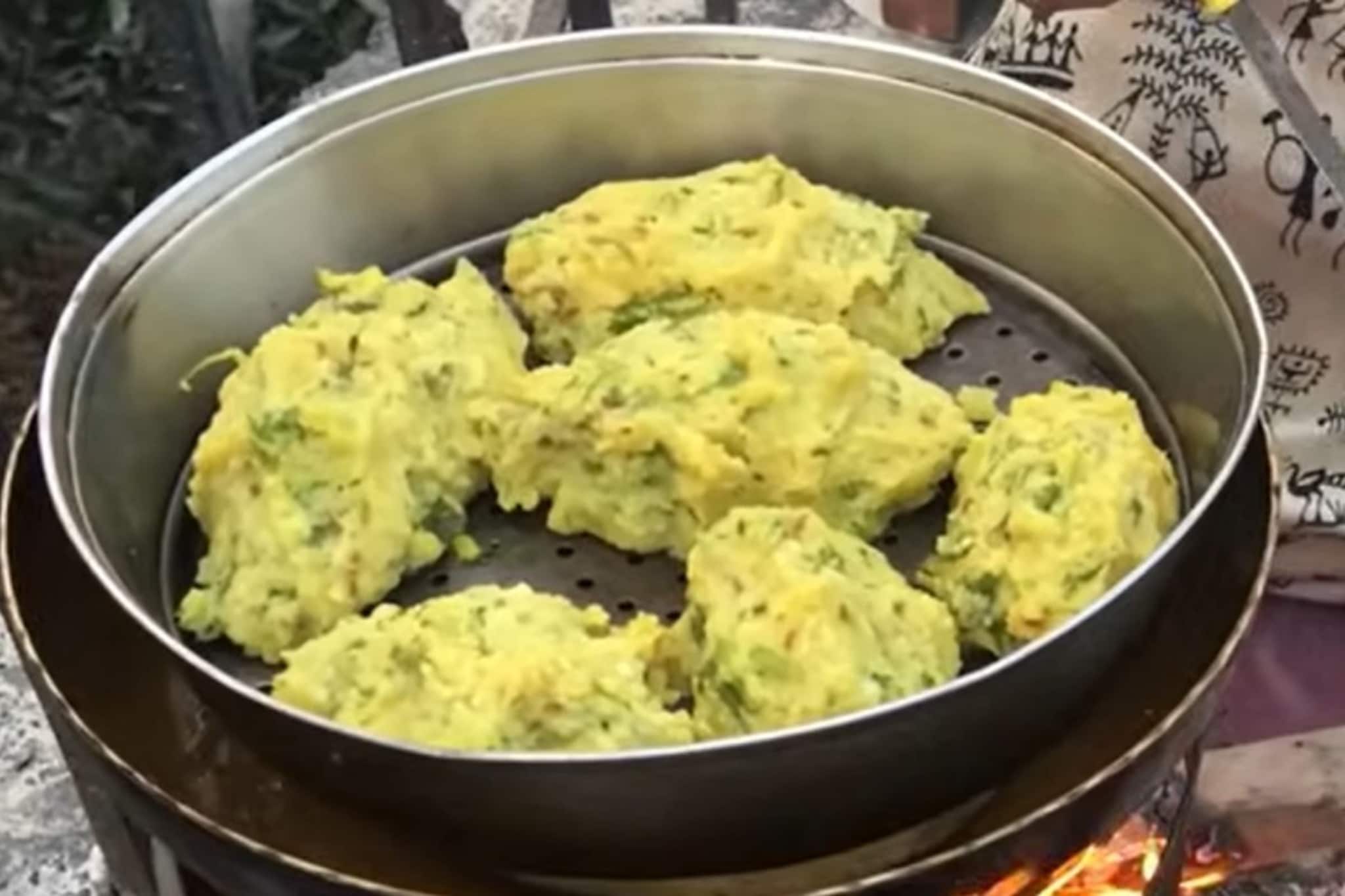 Recipe Video : तेलकट भजी नको, बनवा बिनतेलाचे फुनके; थंडीसाठी पौष्टिक रेसिपी