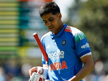 रोहित-विराटची रिटायरमेंट, पण T20 वर्ल्ड कप विजेत्या 5 जणांना टीम इंडियातून डच्चू रोहित-विराटची रिटायरमेंट, पण T20 वर्ल्ड कप विजेत्या 5 जणांना टीम इंडियातून डच्चू