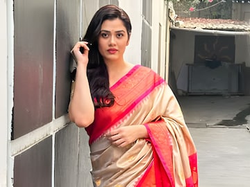 वडिलांबद्दल सगळ्यांनाच माहिती, पण कोण आहे गिरिजा ओकची आई, करते काय?