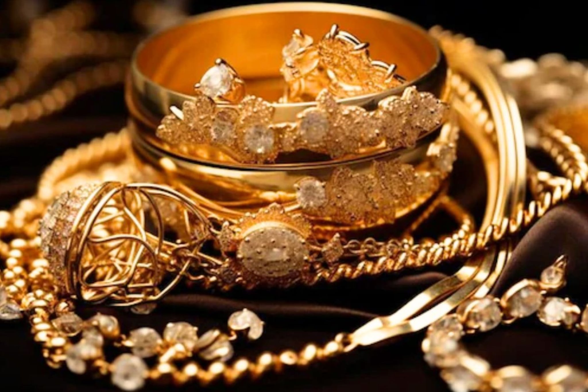 Gold Silver Price Today: ग्राहकांना गुड न्यूज, गुंतवणूकदारांना टेन्शन! दुसऱ्या दिवशी सोनं-चांदीच्या किंमती गडगडल्या, आजचा दर काय? Gold Silver Price Today: ग्राहकांना गुड न्यूज, गुंतवणूकदारांना टेन्शन! दुसऱ्या दिवशी सोनं-चांदीच्या किंमती गडगडल्या, आजचा दर काय?