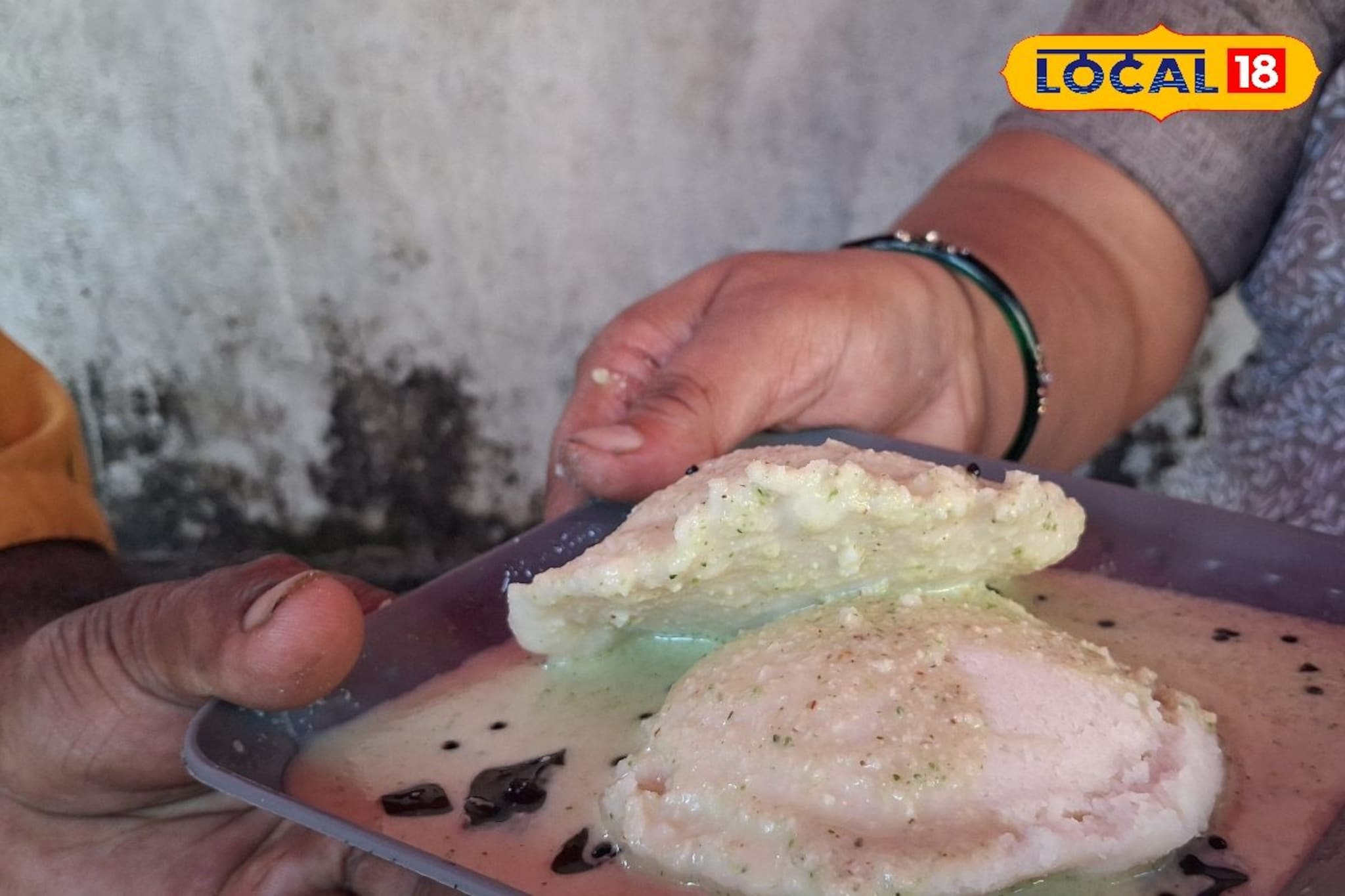 नोकरी गेली, बिझनेसने तारलं; 12वर्षांपूर्वी टोणपे कुटुंबाने सुरू केला नाश्तासेंटर