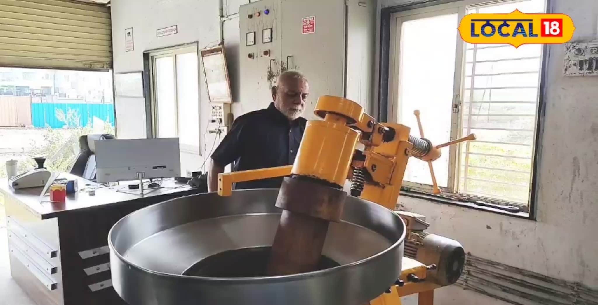 निर्णयावर ठाम राहिले, सुरू केला व्यवसाय, अच्युतराव यांच्या यशाची कहाणी निर्णयावर ठाम राहिले, सुरू केला व्यवसाय, अच्युतराव यांच्या यशाची कहाणी