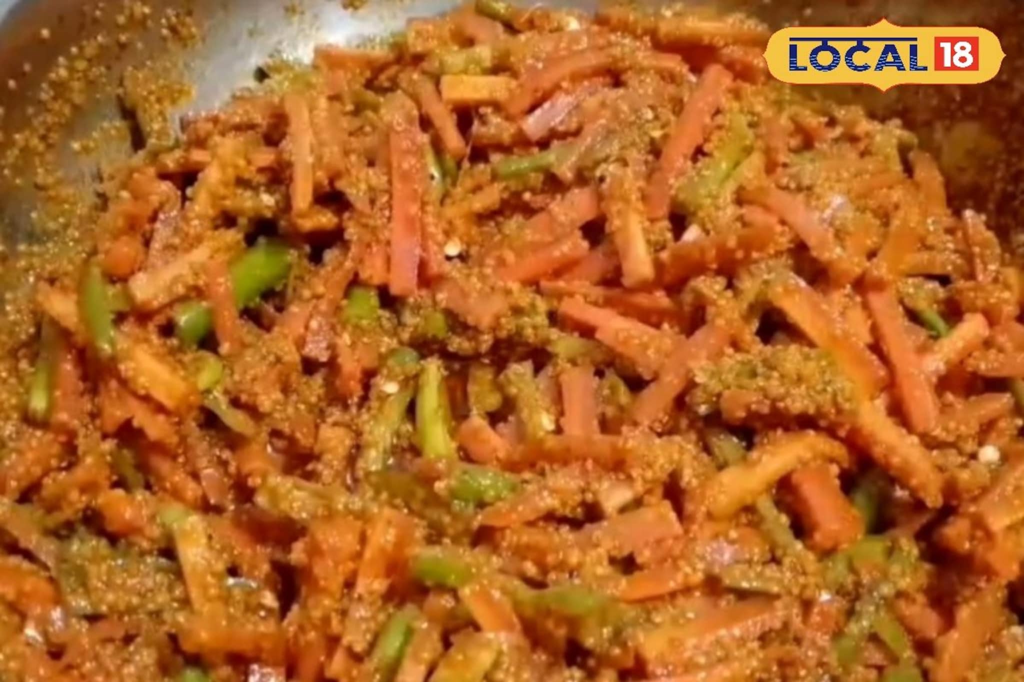 हिवाळ्यात जेवणासोबत खायला चटपटीत हवंच, सोप्या पद्धतीने बनवा गाजर-मिरचीचे लोणचे हिवाळ्यात जेवणासोबत खायला चटपटीत हवंच, सोप्या पद्धतीने बनवा गाजर-मिरचीचे लोणचे