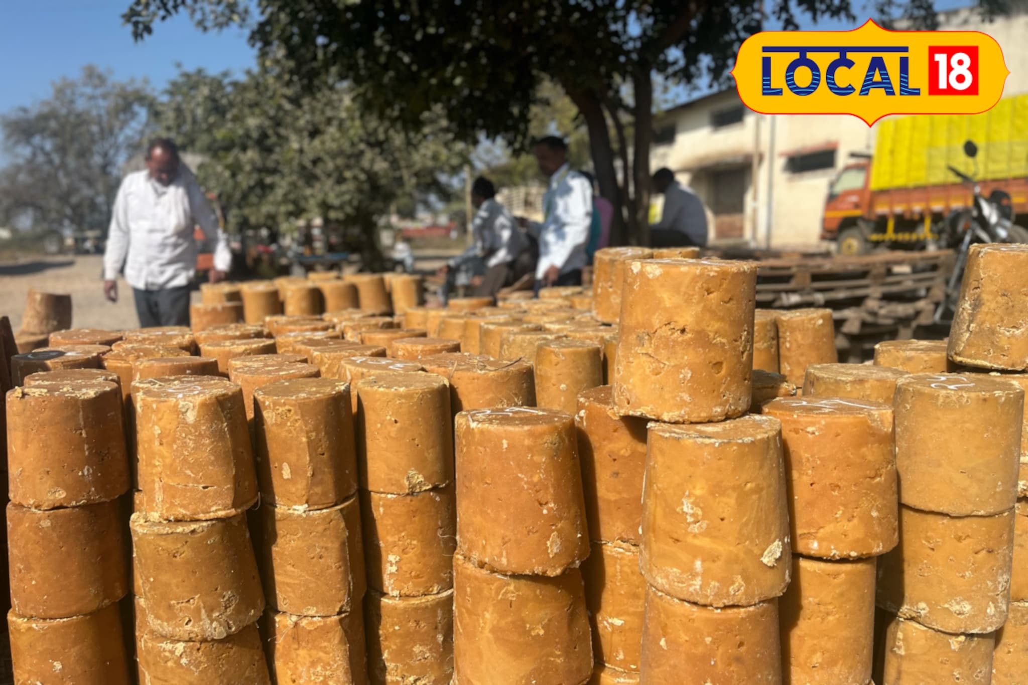 मकर संक्रांत आधीच वाढले गुळाचे दर, क्विंटलमागे एवढ्या रुपयांची वाढ,कारण काय? मकर संक्रांत आधीच वाढले गुळाचे दर, क्विंटलमागे एवढ्या रुपयांची वाढ,कारण काय?