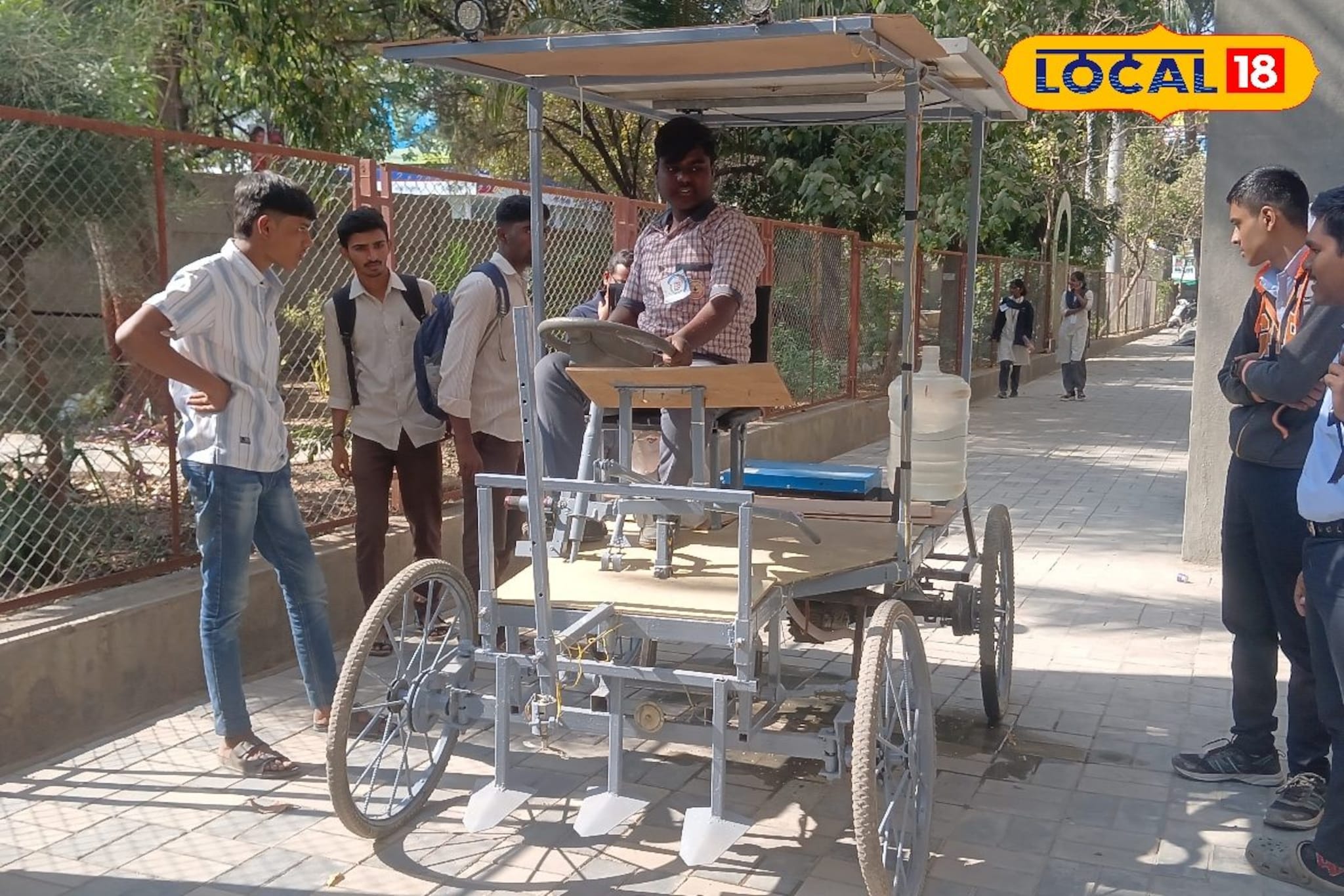 16 वर्षांच्या दिनेशची कमाल, शेतीच्या कामासाठी बनवले अनोखे मशीन, 7 कामे होणार