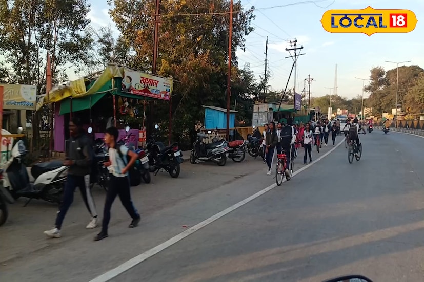 राज्यात तापमानात चढ-उतार सुरू असले तरी थंडीला पोषक वातावरण कायम आहे. त्याने थंडीचा प्रभाव सर्वत्र जाणवत आहे. सकाळच्या वेळी हवेतील गारवा अधिक वाढला असून अनेक भागांत धुक्याची चादर पसरलेली पाहायला मिळत आहे. अहिल्यानगर, नाशिक आणि गोंदिया येथे किमान तापमान 10 अंश सेल्सिअसच्या खाली नोंदवले गेले आहे. निफाड येथे 7 अंश सेल्सिअस इतकं राज्यातील नीचांकी तापमान नोंदवण्यात आलं आहे. 27 डिसेंबर रोजी राज्यातील प्रमुख शहरांमधील हवामानाची स्थिती कशी राहील? जाणून घेऊ. 