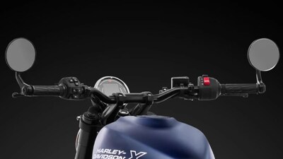 अमेरिकेची लोकप्रिय अशी Harley-Davidson चा दर्जा तर काही वेगळाच आहे. तरुणांची ओळख लक्षात घेऊन Harley-Davidson ने भारतात आपली सगळ्यात स्वस्त अशी X440 T लाँच केली आहे. 