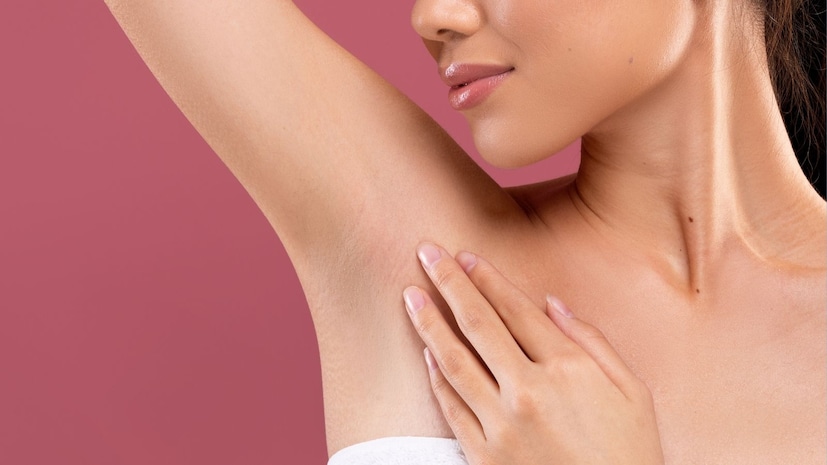 तिसरं म्हणजे काखेत वास येणं. काखेत घामामुळे वास येतो. पण काही वेळा हा वास खराब वाटत नाही. खरंतर तो दुर्गंध नसतो तर तुमचा नैसर्गिक बॉडी सेंट आहे.