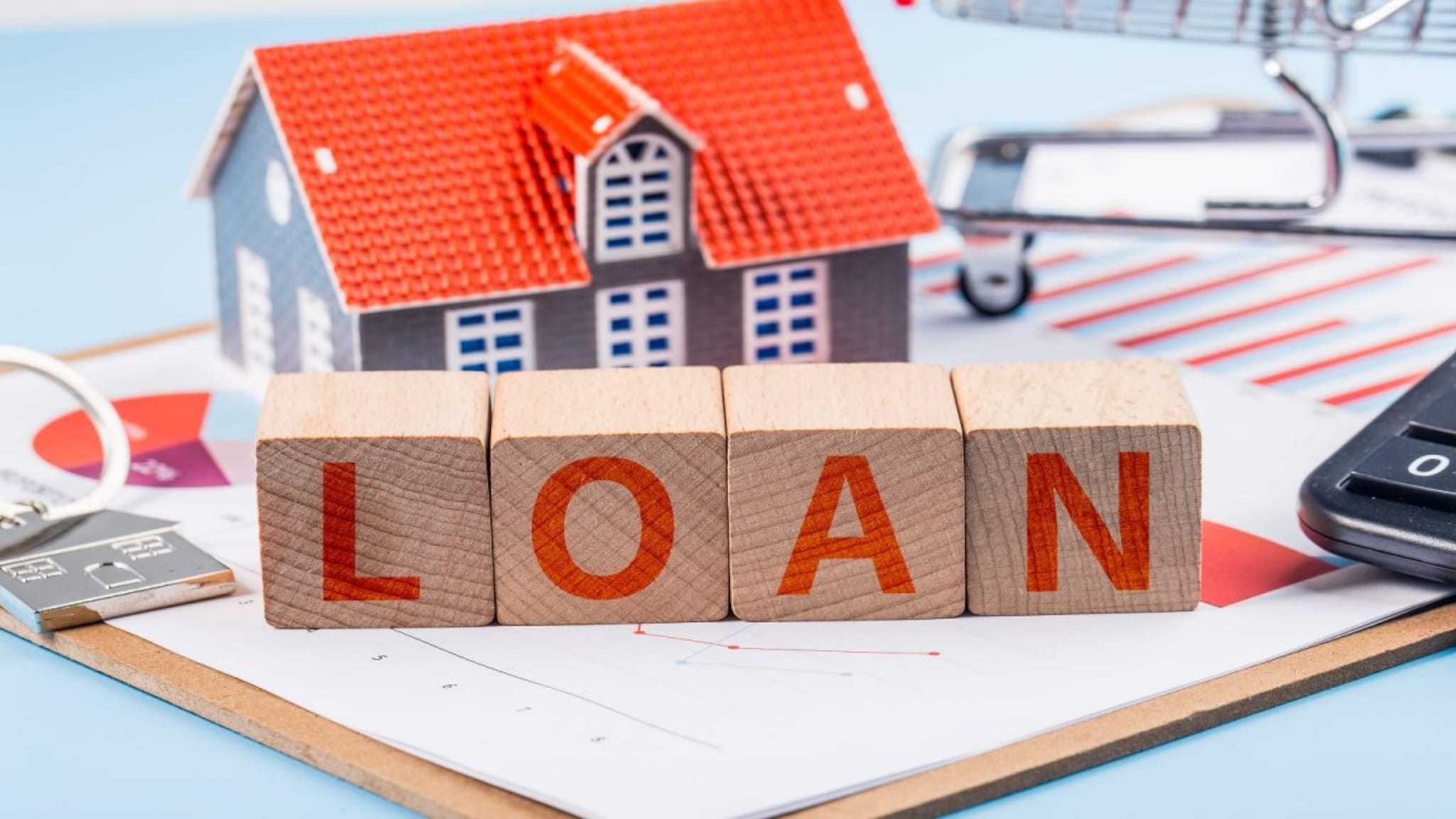 2026 मध्ये घर घेऊनच टाका! 'या' 5 बँकांनी Home Loan व्याजदारंमध्ये केली कपात