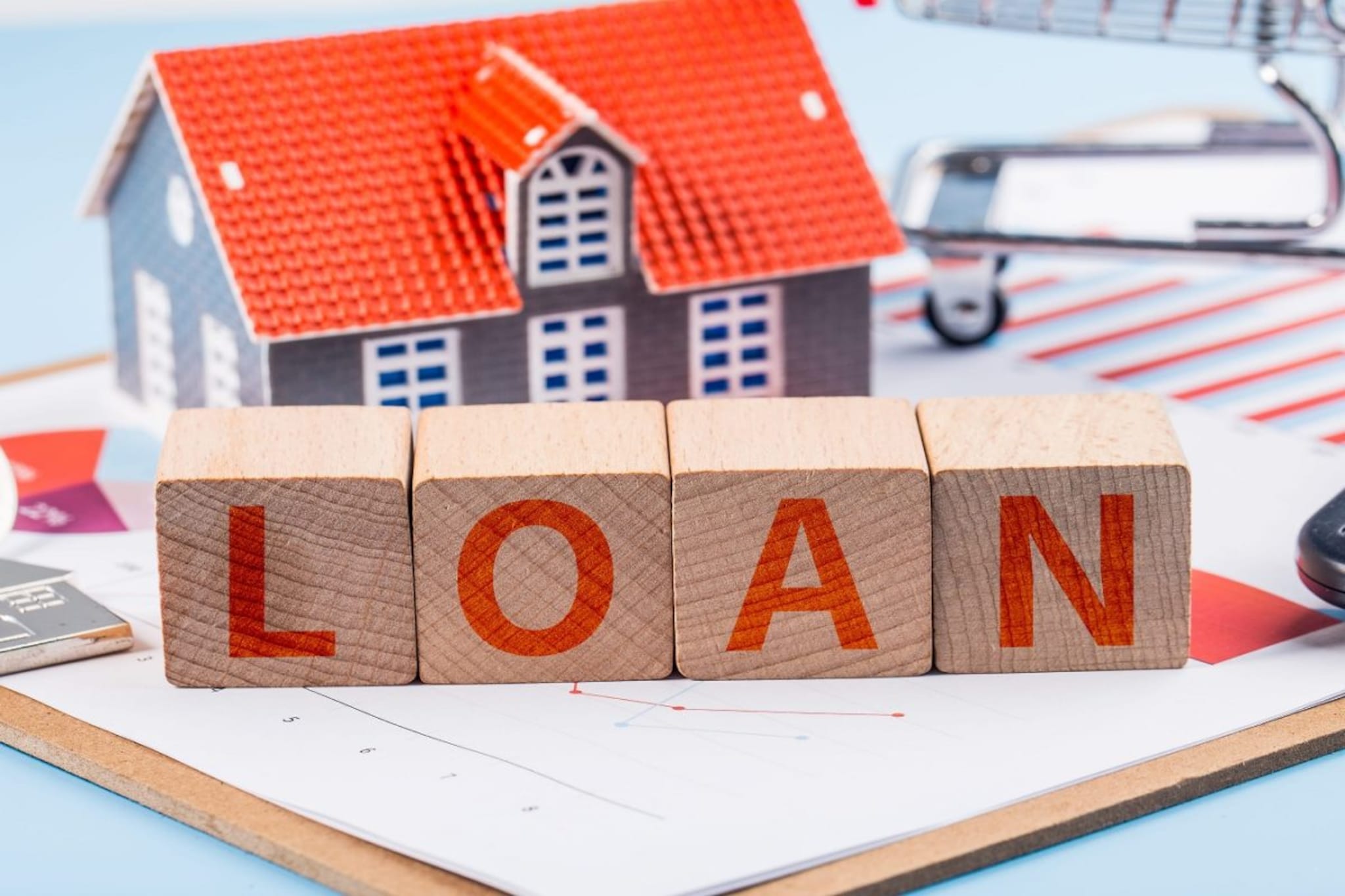 2026 मध्ये घर घेऊनच टाका! 'या' 5 बँकांनी Home Loan व्याजदारंमध्ये केली कपात