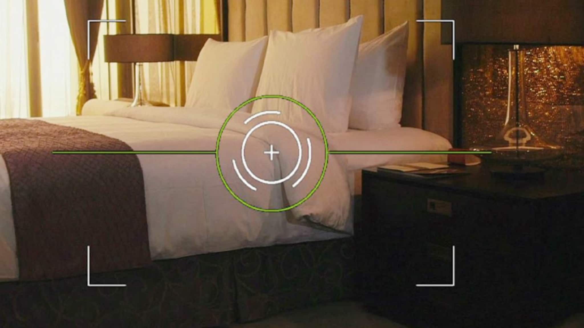 न्यू ईयरची ट्रिप प्लॅन केलीये? हॉटेलच्या रुममध्ये जाताच असे चेक करा हिडन कॅमेरे, अन्यथा...