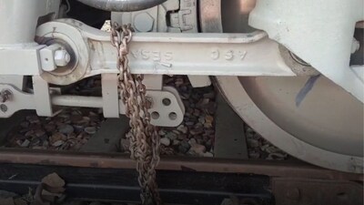 इंडियन रेलवे: ट्रेन के इंजन को क्यों बांधते हैं जंजीर से? अधिकारी ने बताया चौंकाने वाला कारण.