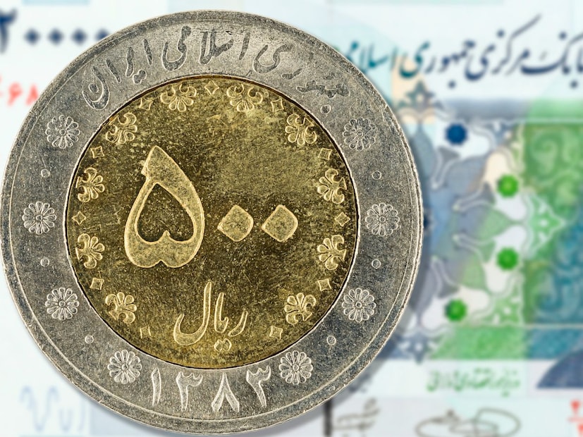 खर्च किती?इराणमधील अतिशय शानदार 5-स्टार हॉटेलमध्ये राहण्यासाठी दररोज फक्त 7,000 रुपये (भारतीय चलनात) मोजावे लागतात.
मध्यम श्रेणीच्या 5-स्टार हॉटेलमध्ये जाण्यासाठी फक्त 2,000  ते 4,000  रुपये मोजावे लागतील. 3-स्टार हॉटेलमध्ये तर खर्च खूपच कमी येतो.