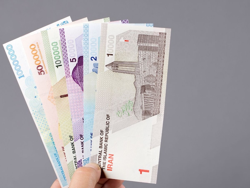 इराणमध्ये भारतीय रुपयाची ताकदसध्या इराणची अर्थव्यवस्था गंभीर संकटात असली तरी भारतासोबत त्याचे संबंध चांगले आहेत.
1 भारतीय रुपया = 507.22 इराणी रियाल (सध्याच्या अंदाजानुसार)