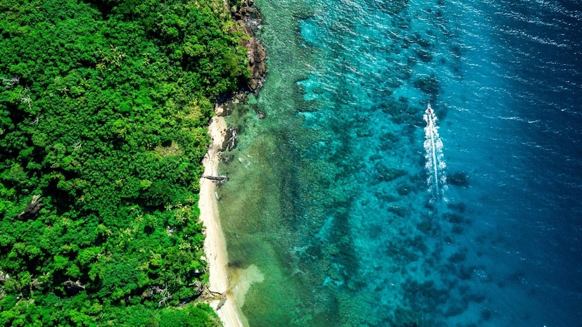 जेव्हा भरती कमी असते म्हणजे सकाळी 8 ते दुपारी 3-4 वाजेपर्यंत, तेव्हा पाणी कमी होतं आणि वाळूची पट्टी दिसू लागते. पर्यटक बोटीने येतात इथं येतात वॉक करतात, स्नॉर्कलिंग करतात, सी फूड खातात, फोटोशूट करतात.  समुद्रकिनारा तात्पुरत्या छत्र्या, टेबल, खुर्च्या आणि फोटोग्राफीच्या साधनांनी सजवलेला असतो. दिवसा, तो सहजपणे  2000-3000 लोकांना आकर्षित करतो.