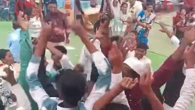 जळगावात लग्नात पिस्तूल घेऊन नाचणाऱ्या तरुणाचा व्हिडिओ व्हायरल, मोठी खळबळ.