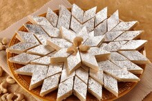 Astro : काय सांगता! काजू कतली फक्त मिठाई नाही नशीबाचा पासवर्ड, पण कसं?