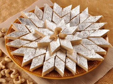 Astro : काय सांगता! काजू कतली फक्त मिठाई नाही नशीबाचा पासवर्ड, पण कसं?