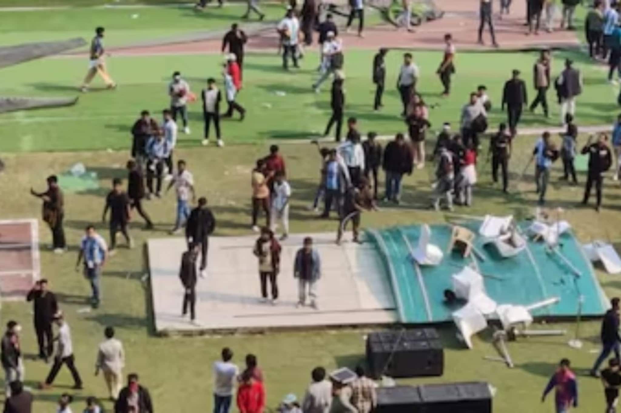 मी पदावर राहणं योग्य नाही, राजीनामा देतोय ; क्रीडामंत्र्यांचे CM बॅनर्जींना पत्र मी पदावर राहणं योग्य नाही, राजीनामा देतोय ; क्रीडामंत्र्यांचे CM बॅनर्जींना पत्र