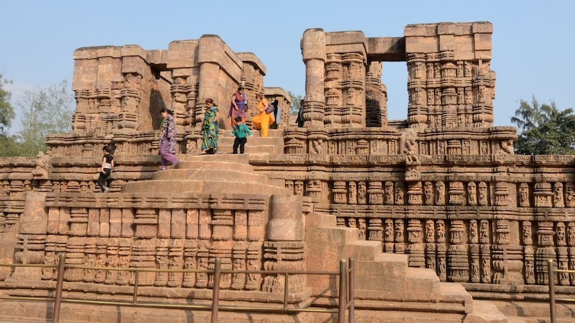 त्यांच्या अहवालात असं आढळून आलं की हॉलमधील वाळू सुमारे 12 फूट खोलवर गेली होती आणि हॉलच्या वरच्या भागातून दगडी तुकडे आधीच कोसळू लागले होते. वाळू आणि मोडतोड काढून टाकल्यानंतर 128 फूट उंच रचना स्थिर राहावी यासाठी स्टेनलेस स्टील, लोखंडी रॉड आणि रासायनिक इंजेक्शनने रचना मजबूत केली जाईल. हे काम 2026 पर्यंत सुरू राहिल. लेसर स्कॅनिंग आणि 3डी मॅपिंग वापरून नुकसानीचं मूल्यांकन केलं जाईल.