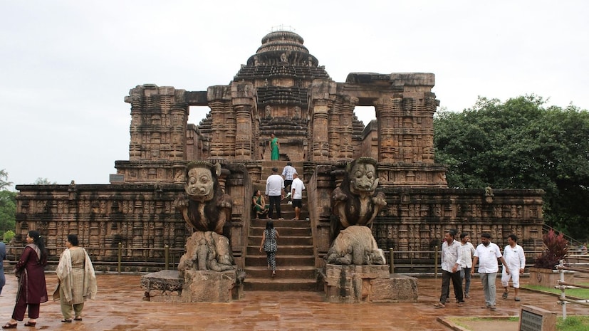 टाइम्स ऑफ इंडियाच्या वृत्तानुसार या आठवड्याच्या शेवटी, भारतीय पुरातत्व सर्वेक्षण विभागाच्या ASI अभियंत्यांनी मंडपाच्या पश्चिम भिंतीत किंवा जगमोहनमध्ये एक अरुंद भोक पाडण्यास सुरुवात केली. हे तेच ठिकाण आहे जिथं बंगालचे तत्कालीन लेफ्टनंट गव्हर्नर सर जॉन वुडबर्न यांच्या आदेशानुसार ब्रिटिश काळातील अभियंत्यांनी एकदा कोसळलेल्या हॉलमध्ये वाळू टाकली होती.