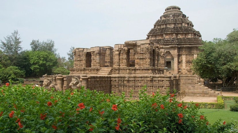 काम पूर्ण झाल्यावर, दरवाजे उघडले जातील, ज्यामुळे पर्यटकांना आत जाण्याची परवानगी मिळेल. पण आता ते एक स्मारक असल्याने कोणत्याही पूजाला परवानगी दिली जाणार नाही. मंदिरात सुमारे 300 वर्षे पूजा होत होती आणि 1628 च्या सुमारास सूर्यदेवाची मूर्ती जगन्नाथ मंदिरात हलवण्यात आली तेव्हा ती थांबली. प्राचीन वास्तुकला जपली जाईल याची खात्री करण्यासाठी एएसआय आणि ओडिशा सरकार परिस्थितीवर लक्ष ठेवून आहेत.