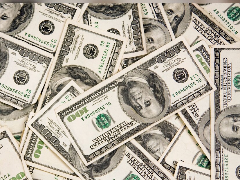 जेव्हा तुम्ही कुवैतला भेट देता, तेव्हा तुमचा प्रत्येक डॉलर कमी प्रमाणात दिनार खरेदी करतो, पण दिनारच्या प्रत्येक युनिटमध्ये कुवैतच्या स्थानिक अर्थव्यवस्थेत अधिक गोष्ट खरेदी करण्याची ताकद असते.