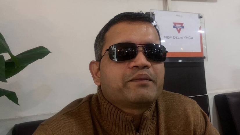 बुधवारी, त्यांच्या याच अदम्य धैर्यासाठी आणि आत्मविश्वासासाठी राष्ट्रपती द्रौपदी मुर्मू यांच्या हस्ते ३६ वर्षीय द्वारकेश यांना दिव्यांगांसाठीचा राष्ट्रीय पुरस्कार प्रदान करण्यात आला. अपंगत्वही ज्यांच्या लष्करी कारकिर्दीला पूर्णविराम देऊ शकले नाही, अशा या जिद्दी अधिकाऱ्याला मिळालेला हा सन्मान आहे. आज त्यांच्या यशाच्या यादीत पॅरा शूटिंगमधील जागतिक विक्रमाची भर पडली आहे.