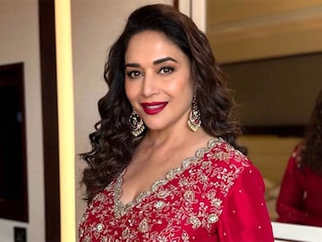 Madhuri Dixit : माधुरी दीक्षित भारतात का परतली? 'धक-धक गर्ल'ने सांगितलं कारण Madhuri Dixit : माधुरी दीक्षित भारतात का परतली? 'धक-धक गर्ल'ने सांगितलं कारण