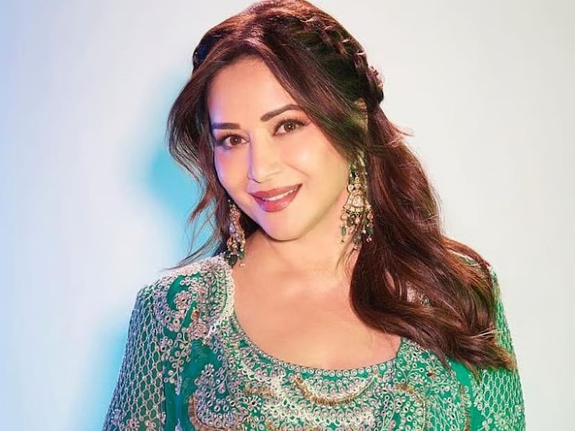  स्किनकेअरसोबतच आपला व्यायाम आणि हेल्दी खाणं तितकंच गरजेचं आहे, अशा टिप्स माधुरी यांनी शेअर केल्या आहेत.