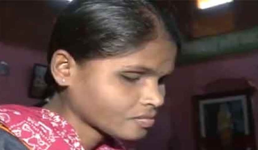 पुढे विदर्भ ज्ञान विज्ञान संस्था, अमरावती येथून त्यांनी कला शाखेत पदवी मिळवली आणि त्यानंतर पदव्युत्तर शिक्षण देखील पूर्ण केलं. शिक्षणामुळे माला यांच्यासाठी एक नवीन आणि मोठी दुनिया खुली झाली. दृष्टी नसतानाही त्यांनी ज्ञानाच्या बळावर स्वतःचे आयुष्य उभे केले.