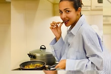 Celebrity Recipe Video : मलायका अरोराच्या घरी बनतो महाराष्ट्राचा झणझणीत पदार्थ; पण पद्धत थोडी हटके, तिनेच सांगितली रेसिपी