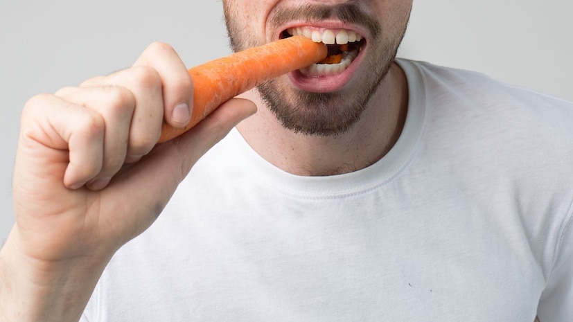 तरुणीने तिच्या बॉयफ्रेंडची फूड डायरीही वाचली. तेव्हा तिला रडू आलं. फूड डायरी ही एक प्रकारची जर्नल आहे ज्यामध्ये लोक त्यांच्या कॅलरीजची संख्या राखण्यासाठी आणि वजन कमी करण्यासाठी त्यानुसार खाण्यास मदत करण्यासाठी फूड चार्ट तयार करतात.